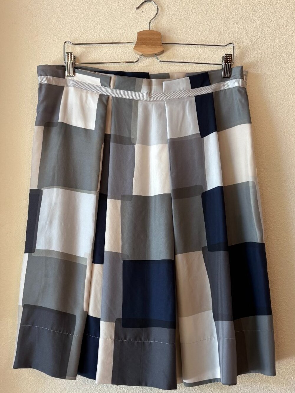 BOSS by Hugo Boss 100% Silk A Line Pleated Midi Skirt Square Colorblock Size 14